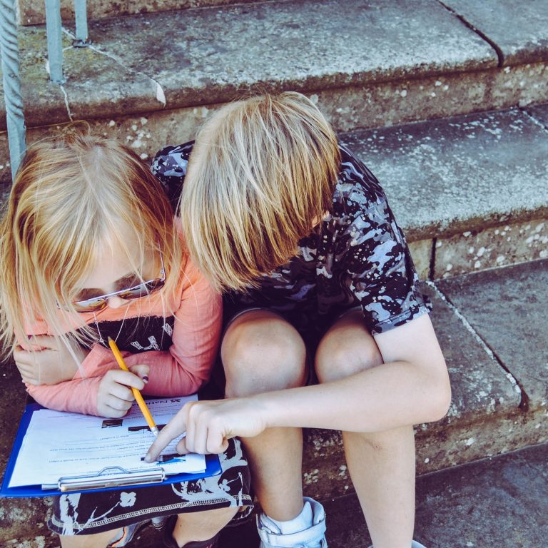 O retorno ao ambiente escolar é essencial para o desenvolvimento social infantil?