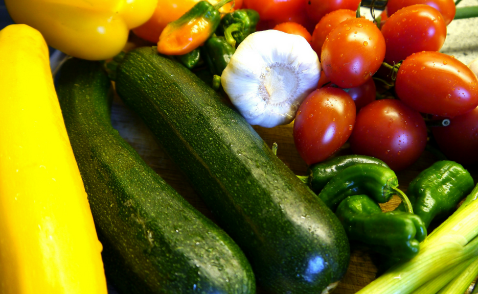 Como fazer meu filho comer e gostar de frutas e verduras?